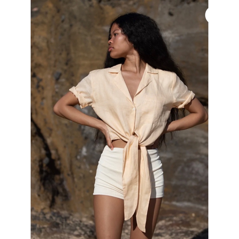 Gillia Lili Tie Front blouse